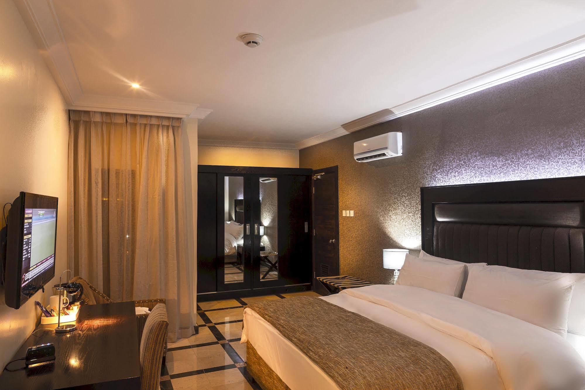 Quo Vadis Hotel Abuja Eksteriør billede