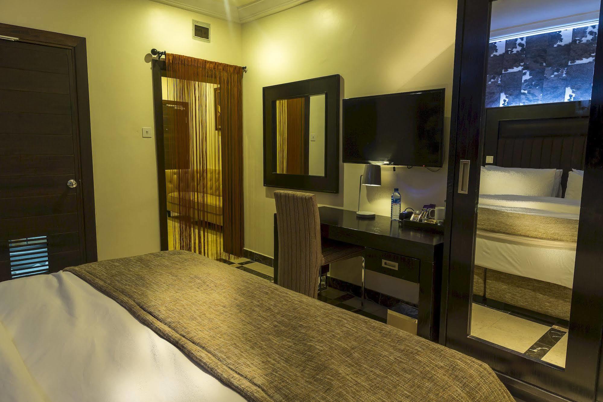 Quo Vadis Hotel Abuja Eksteriør billede